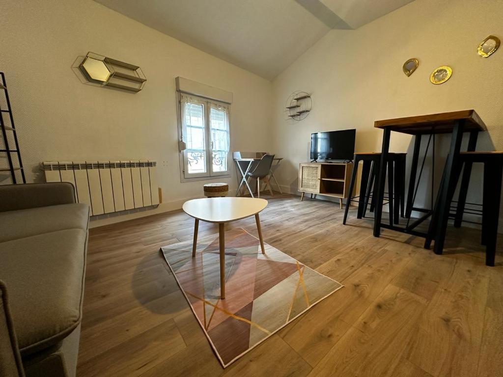 Le Petit Rempart Lägenhet Niort Exteriör bild